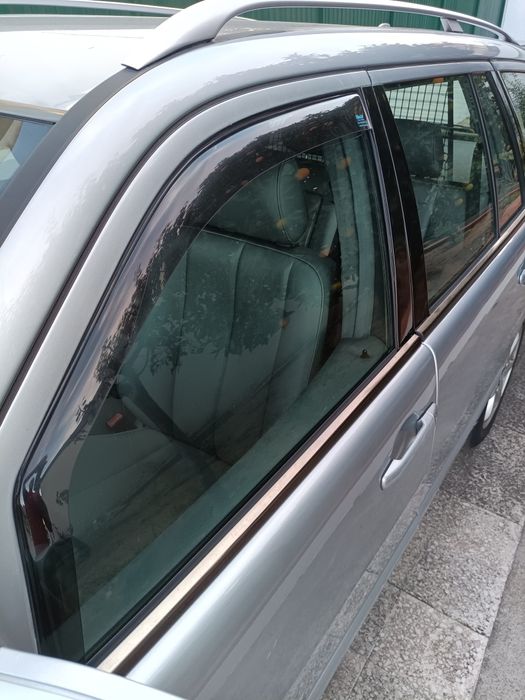 Carrinha Mercedes em bom estado com mais lugar