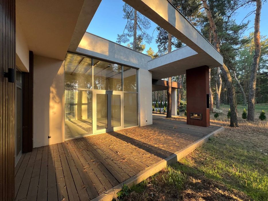 Продаётся дом в Обуховке в сосновом лесу закрытая территория река