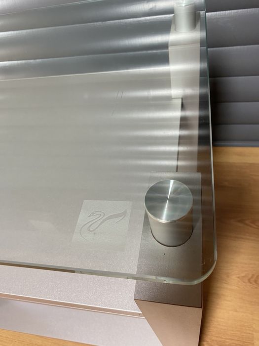 Тумба под  телевизор