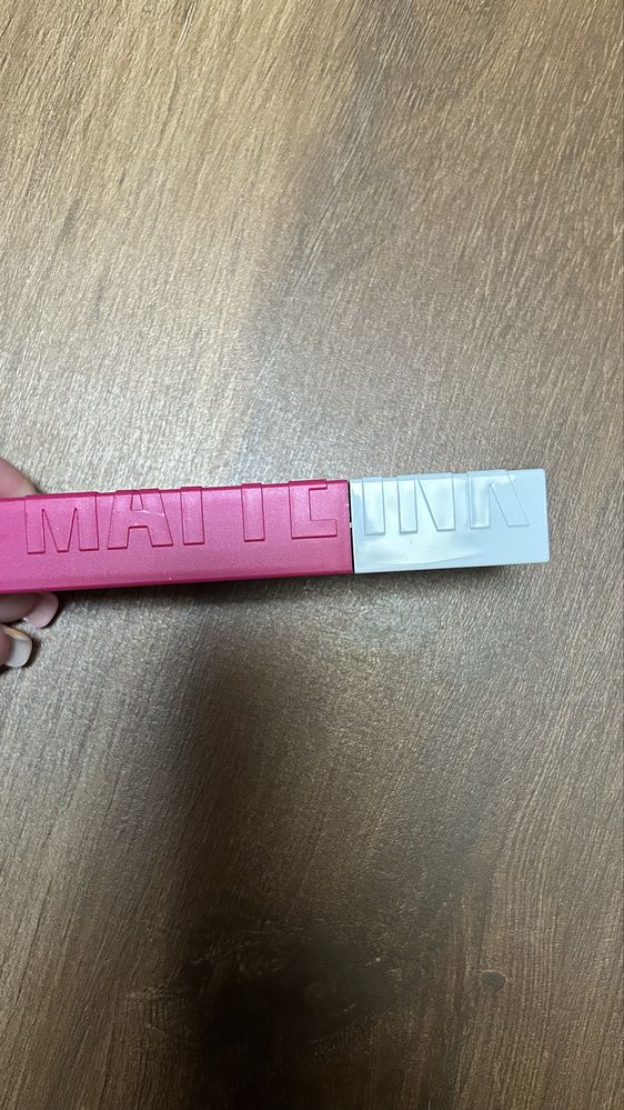 Maybelline Superstay Matte ink pomadka w płynie kolor 30 romantic