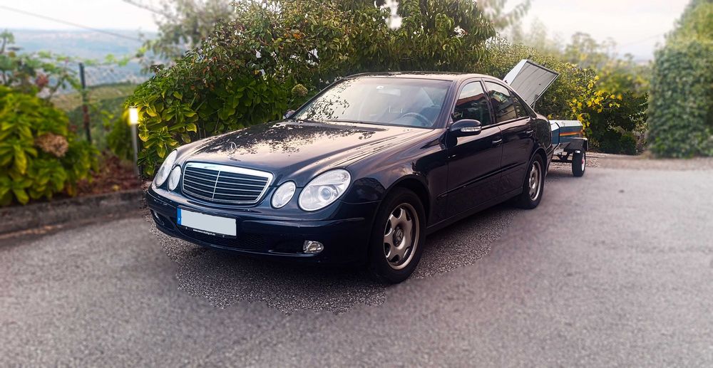 Mercedes E220 Sedan Elegance + Atrelado Venter