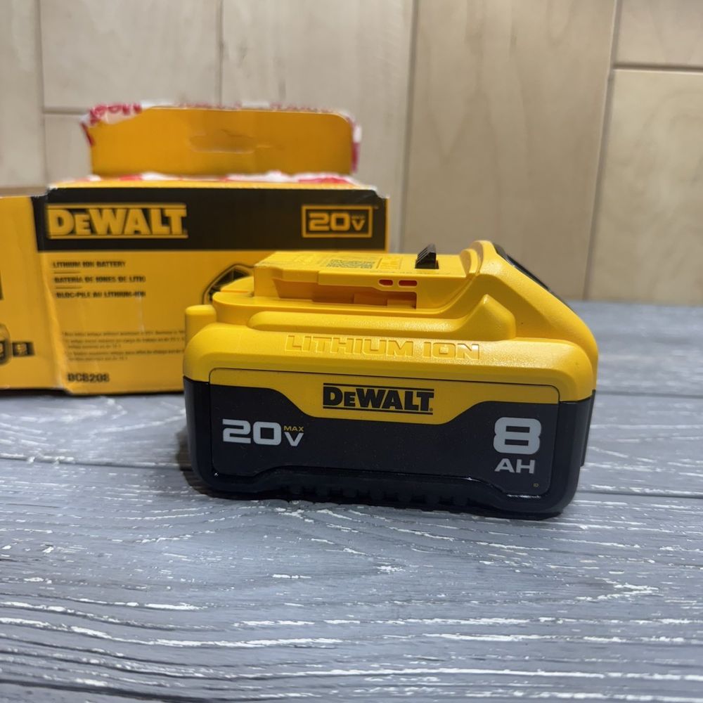 Акумуляторна батарея Dewalt DCB208 8 ah 20V