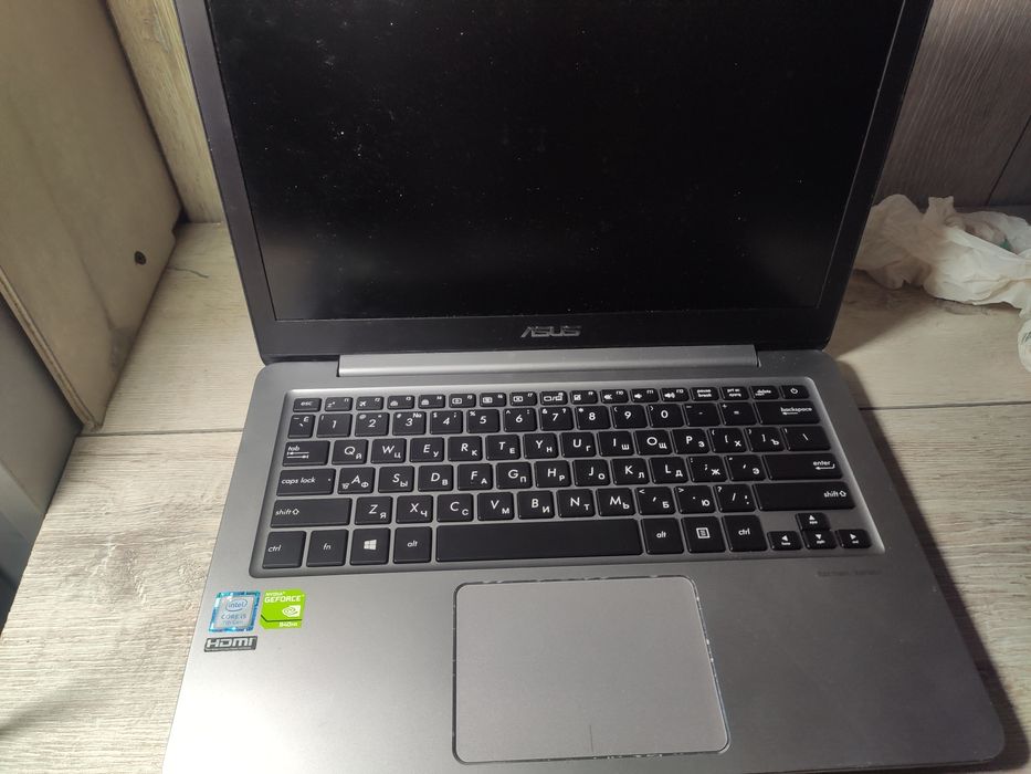 Asus Zenbook UX-310, Geforce 940mx, i5-7200u