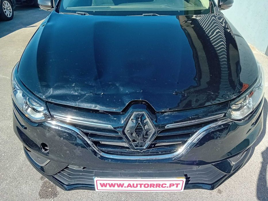 Renault Megane Sp. Tourer 1.5 Bluedci Limited c/IVA (pequeno sinistro)