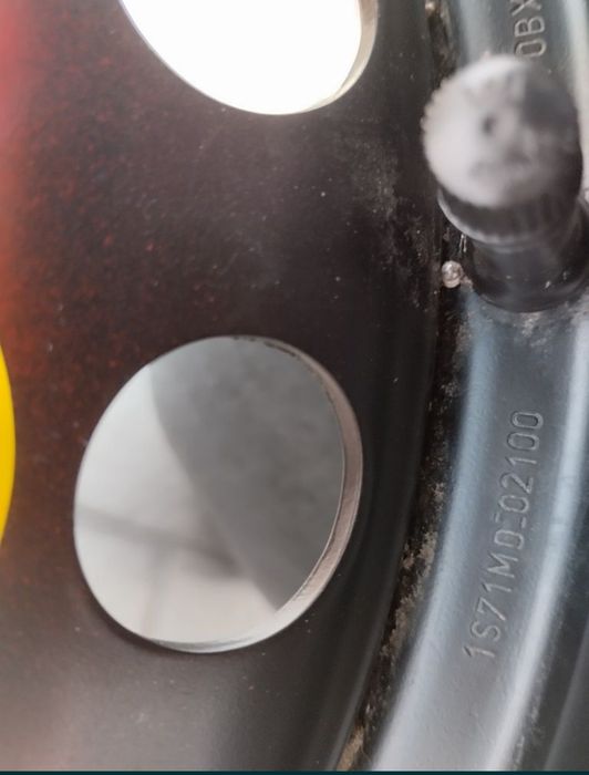 Pneu/roda nunca usada carro Ford 1998