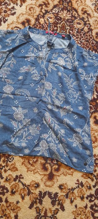 Летняя футболка женская