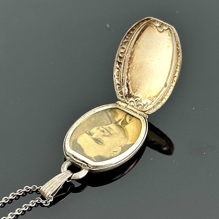 Oryginalna Secesja wiedeńska z 1900 roku wykonana z srebra próby 835