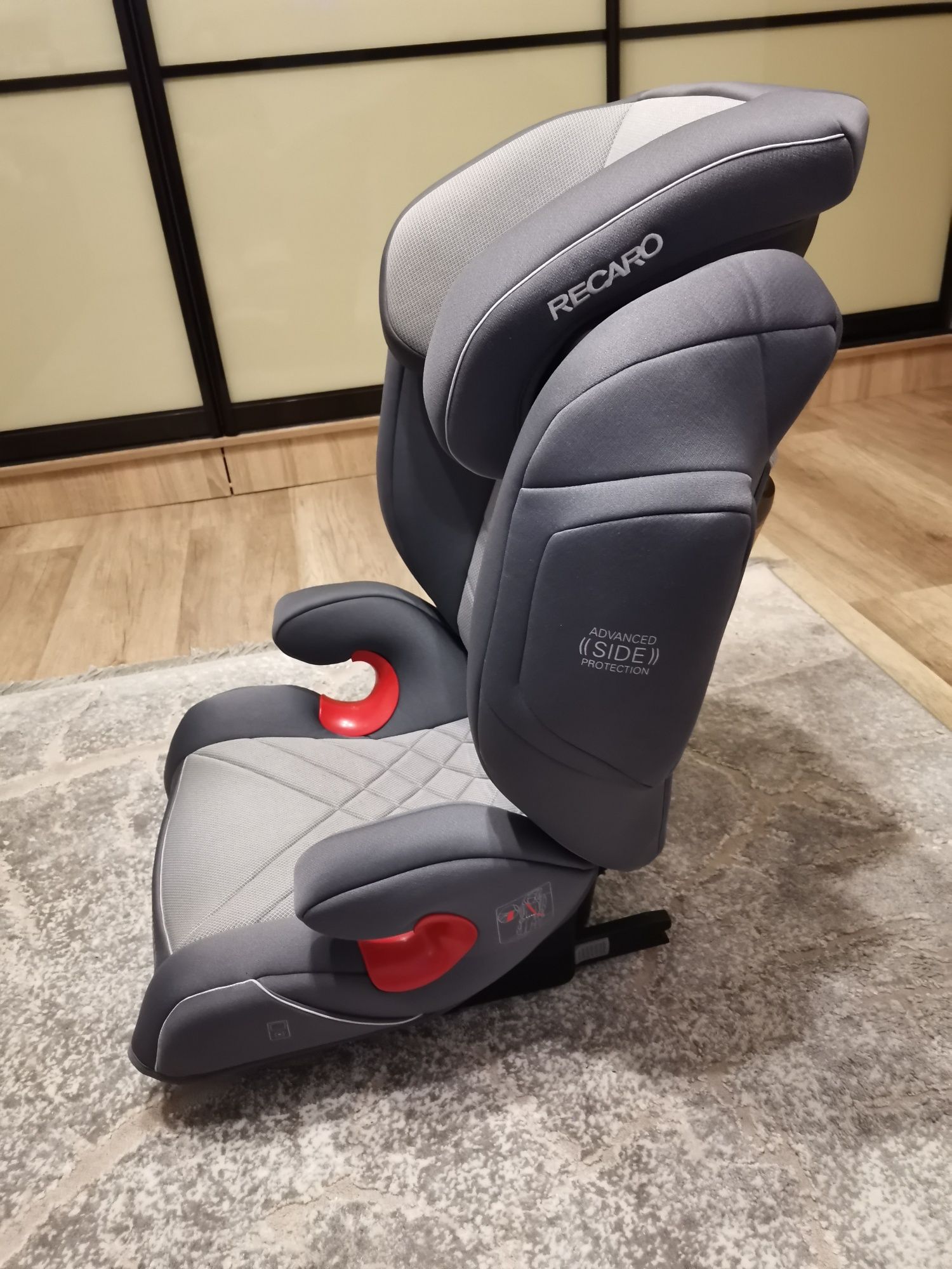 Дитяче крісло Recaro monza nova