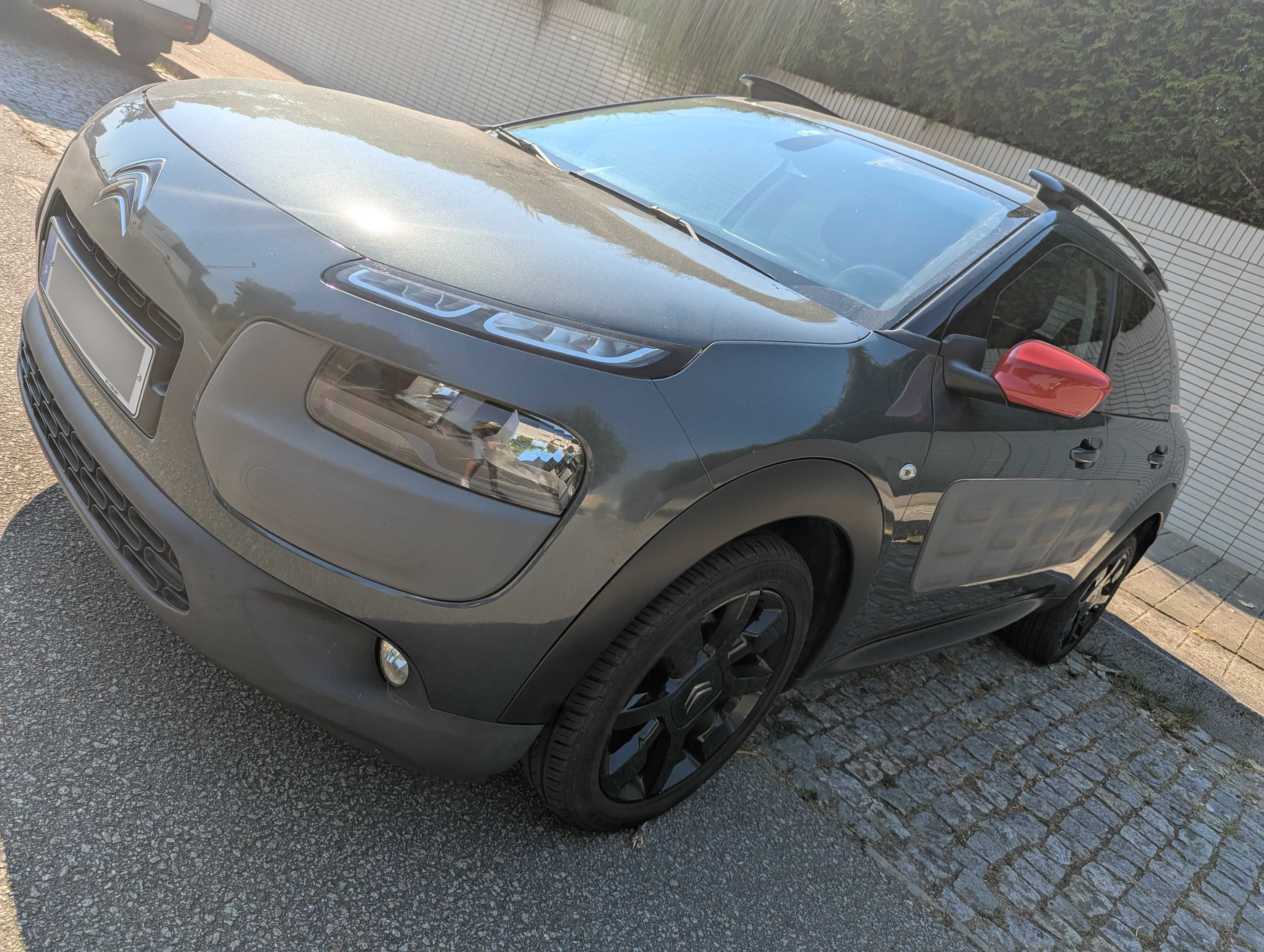 Citroën C4 Cactus 1.2 110cv – 2015 – Impecável | 111.000 km