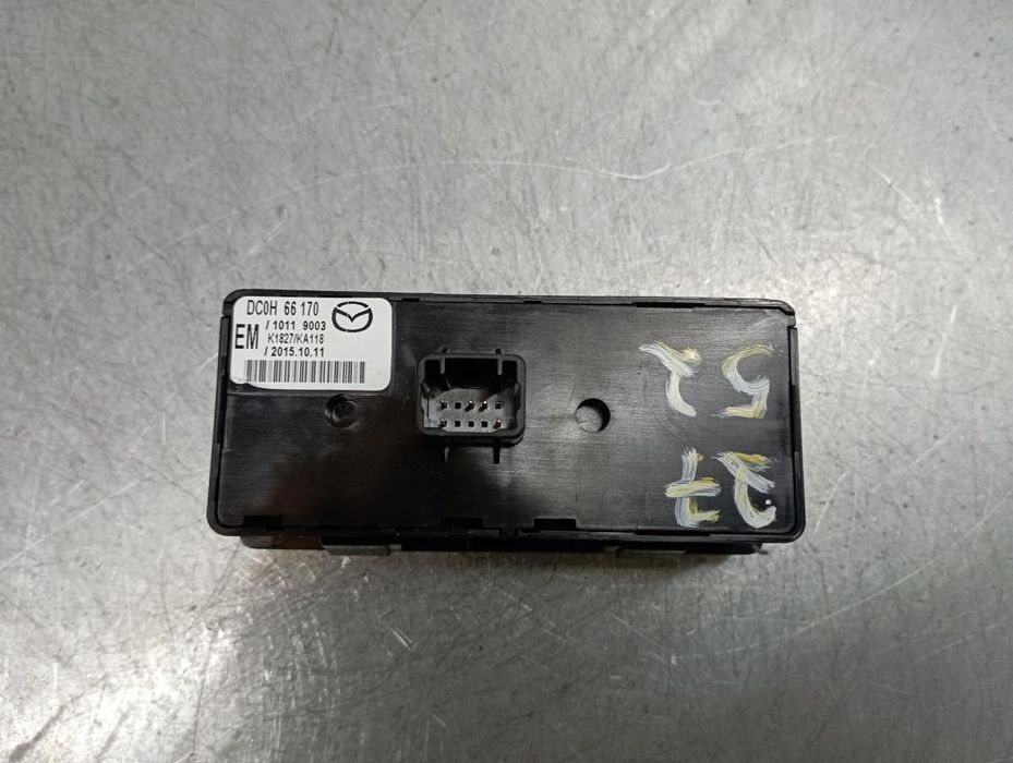 Comando / botão / interruptor multifunções MAZDA CX-3 (DK)