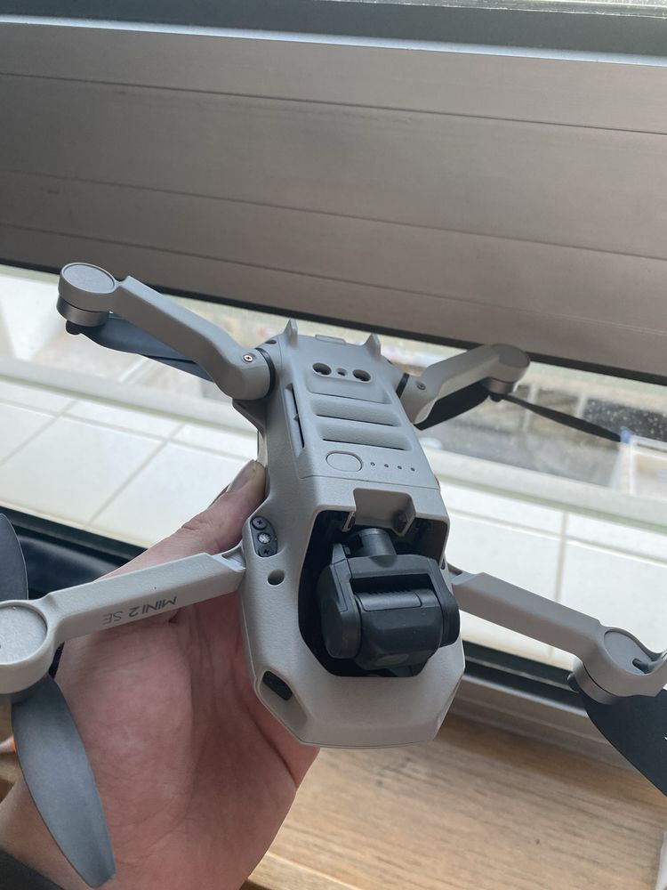 drone DJI Mini 2 SE