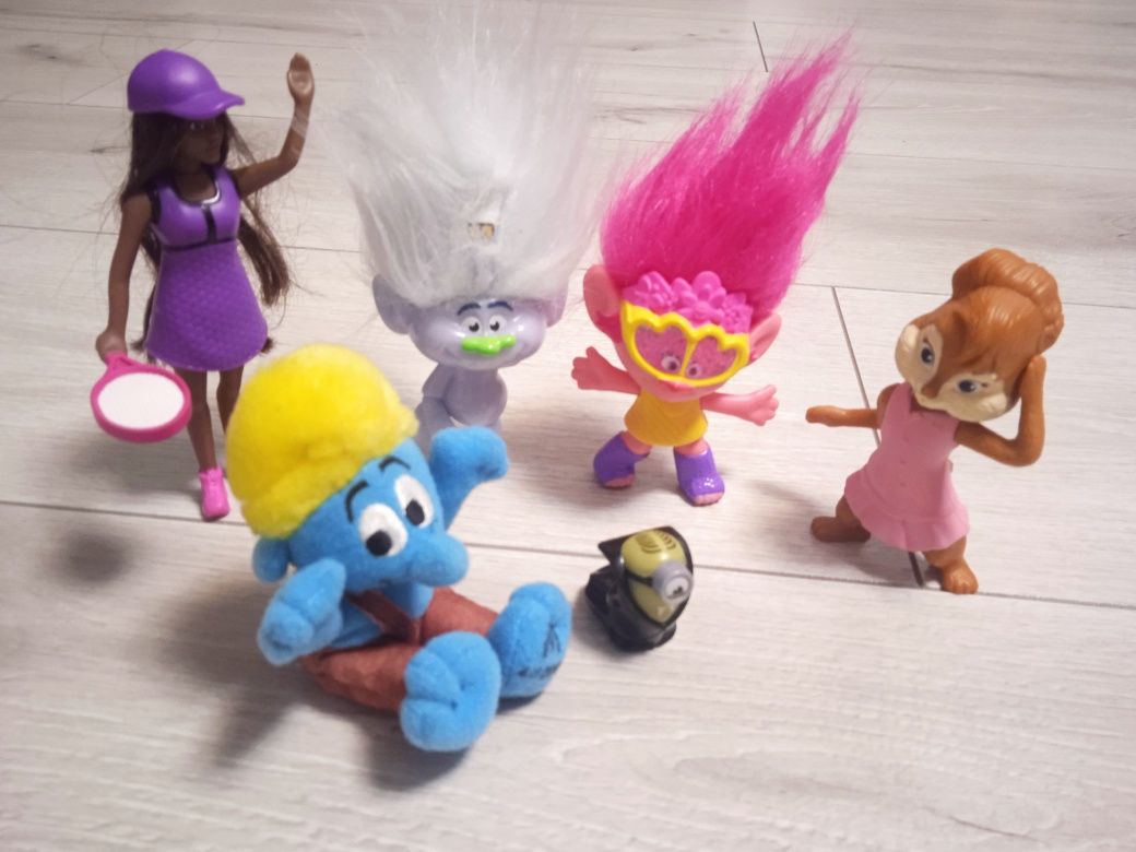 Лот! Фігурки з Макдональдс. Kinder Maxi. Троли, Смурфики. Бурундук