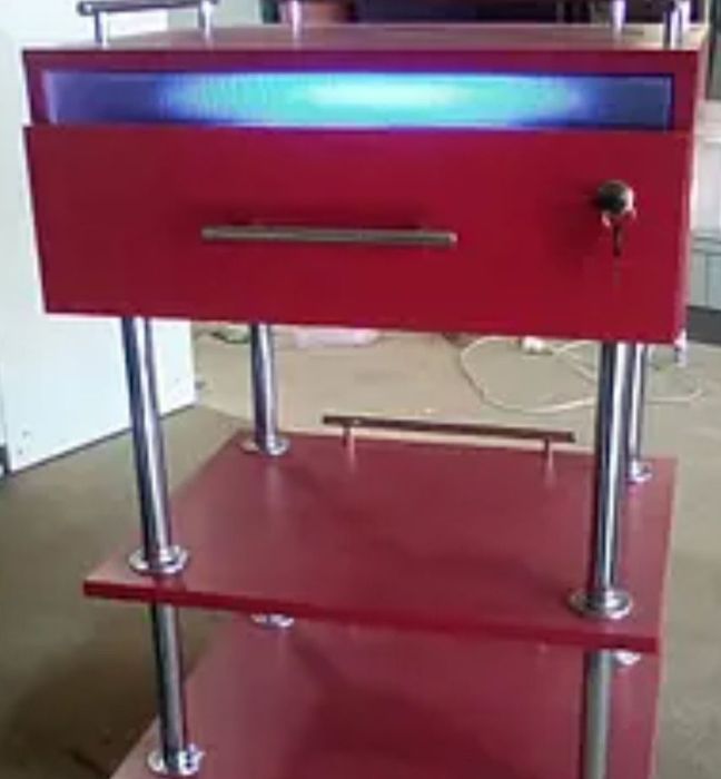 Стіл манікюрний стіл для манікюру.