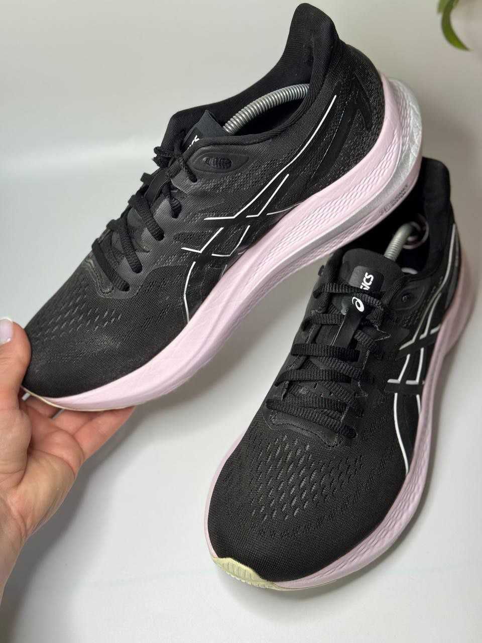 Кросівки - ASICS жіночі