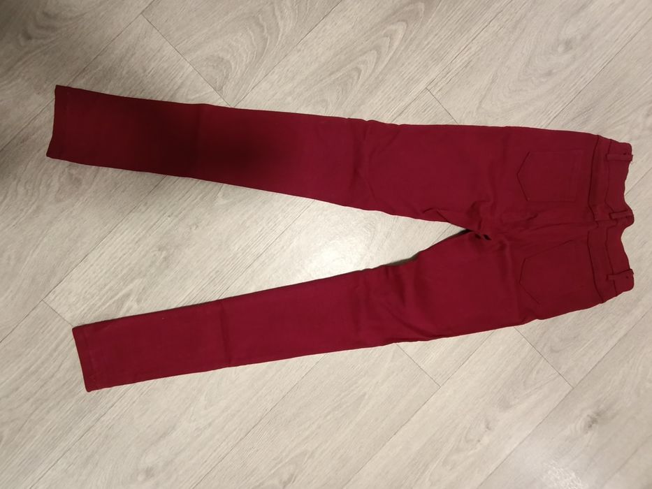 Джинси скіні на дівчинку підлітка, розмір 25. Колір бордовий.