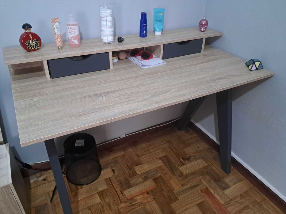 Secretária para estudantes