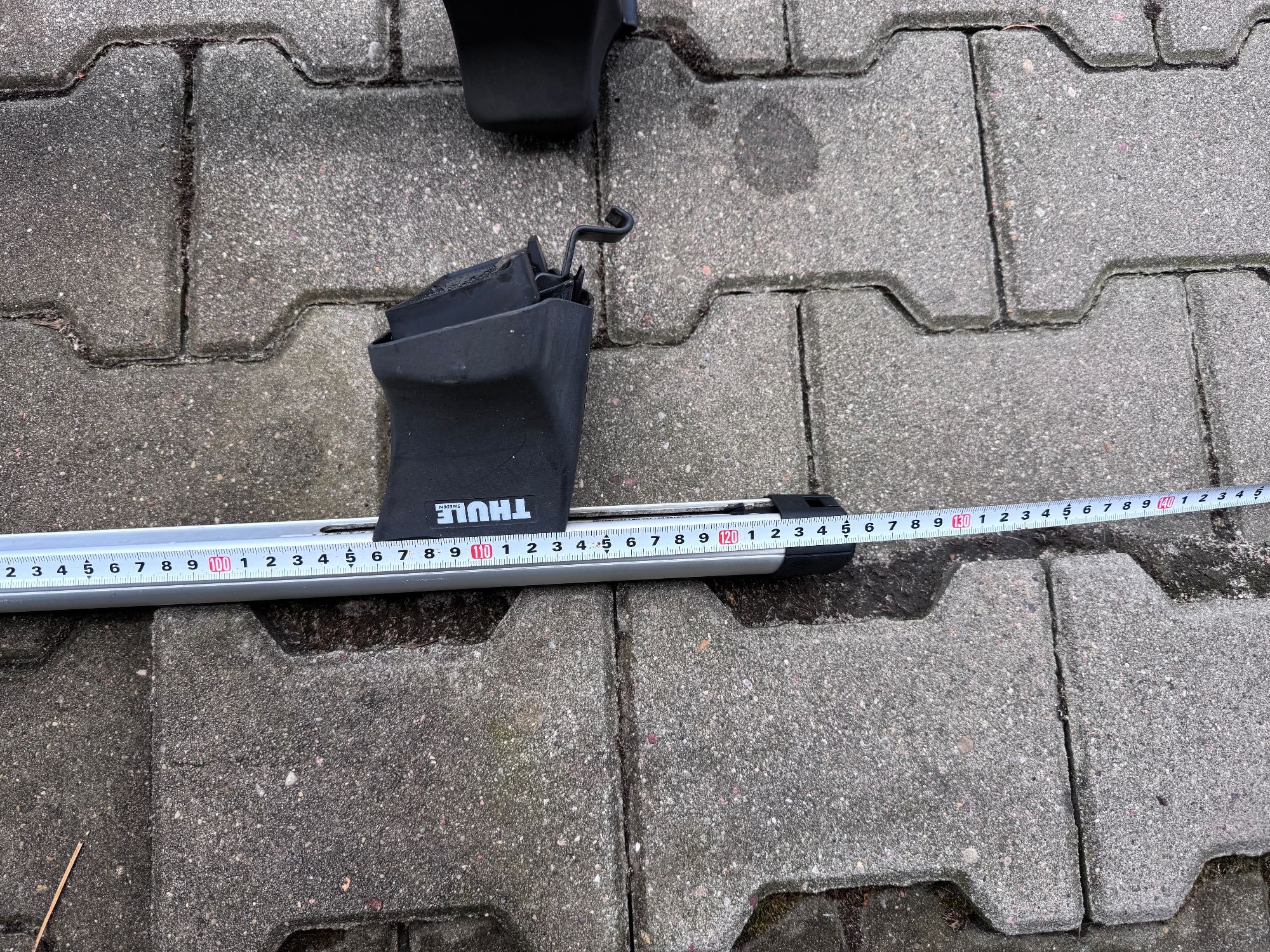 Belki dachowe THULE 125 cm stan dobry