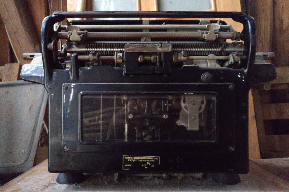 Maszyna do pisania Olympia 8