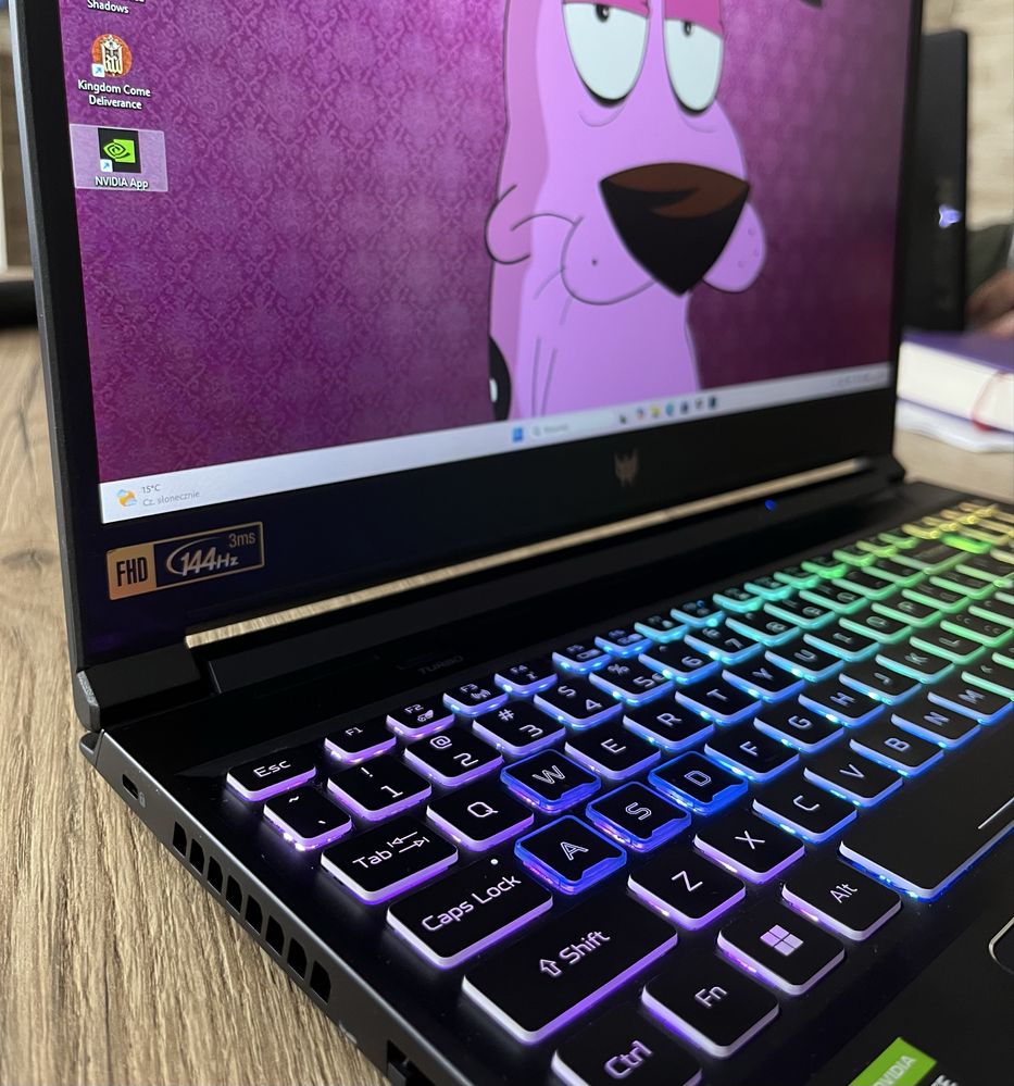 Laptop gamingowy PREDATOR Triton 300 na gwarancji, stan idealny