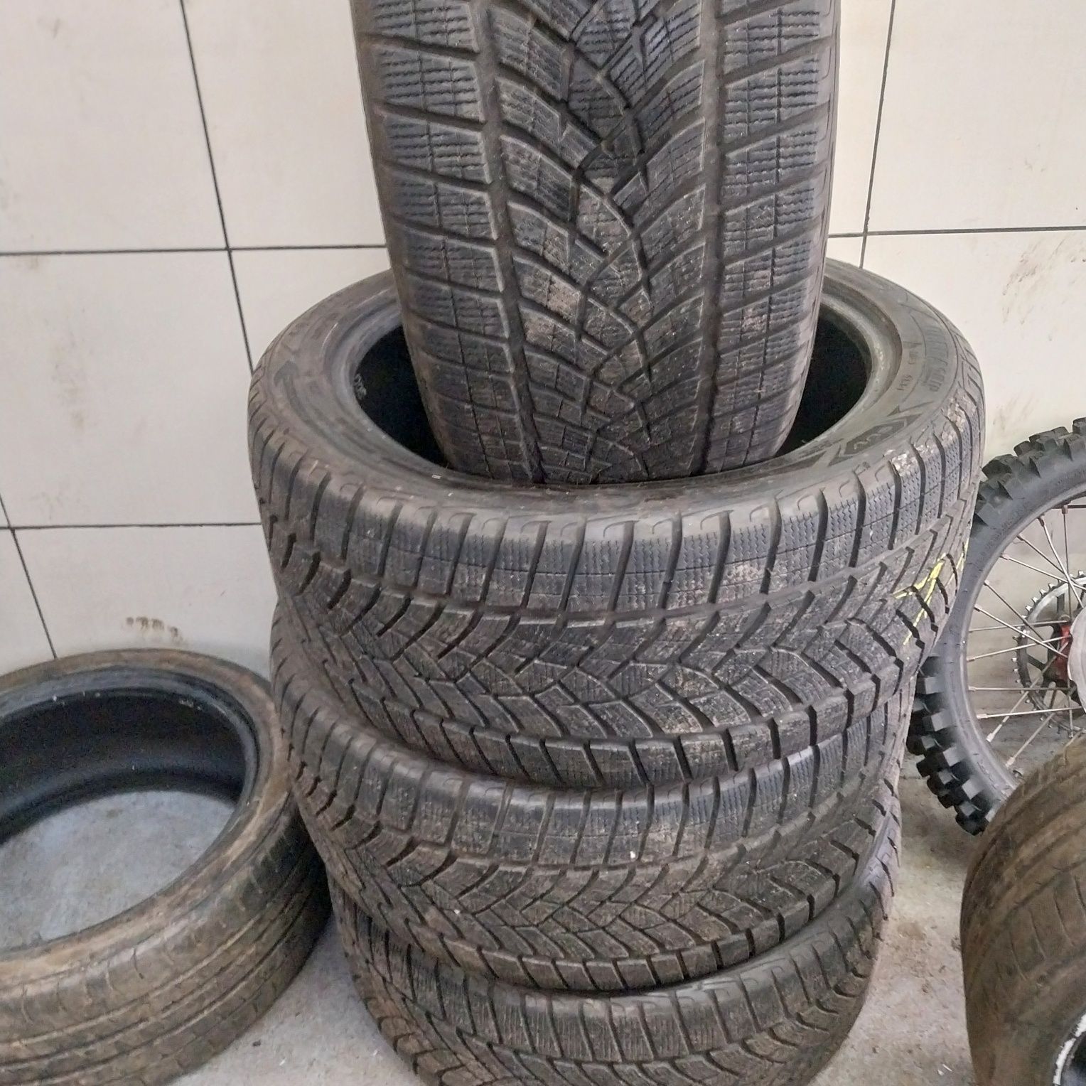 Opony Zimowe Goodyear 275/40R20 106V