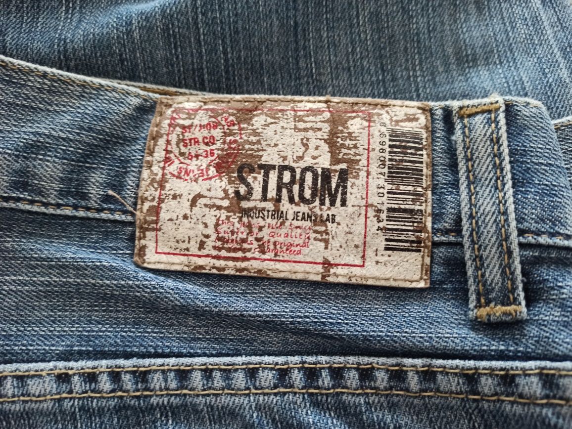- Jeansy proste szersze męskie. Strom jeans.
