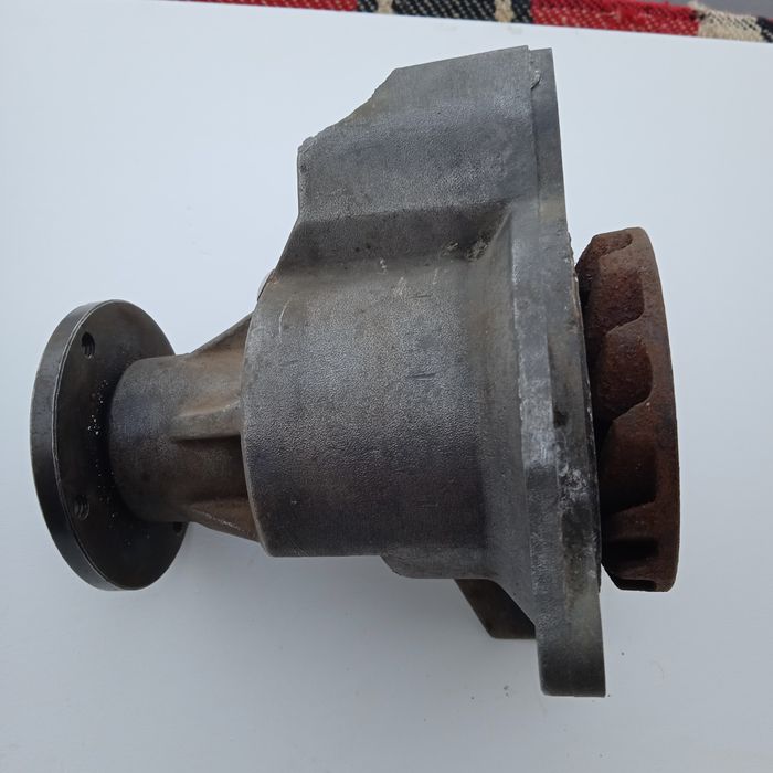 Помпа для двигуна BMW 324d,524d.