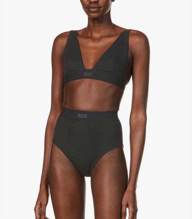 Бюстгальтер Skims