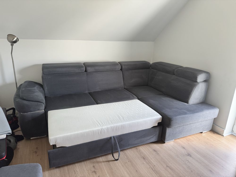 Narożnik z finkcją spania i z pojemnikiem