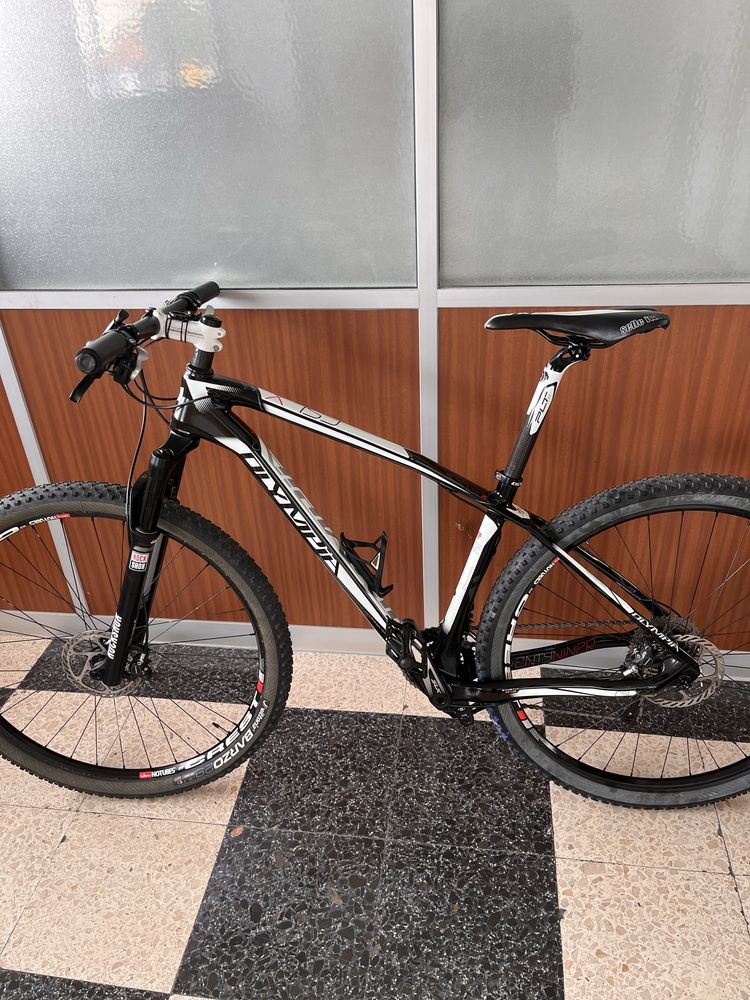 Bicicleta de Montanha / BTT Carbon Olympia CLSX 29 em excelente estado