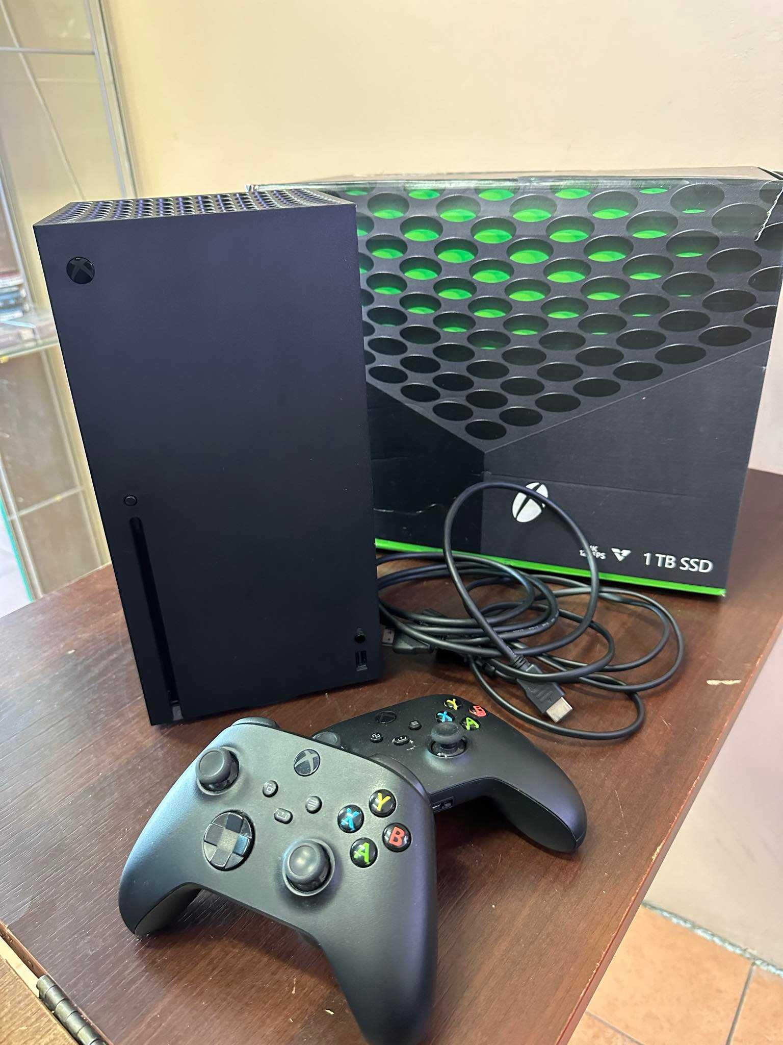 Sprzedam konsole Xbox Series X 1TB z 2 padami.