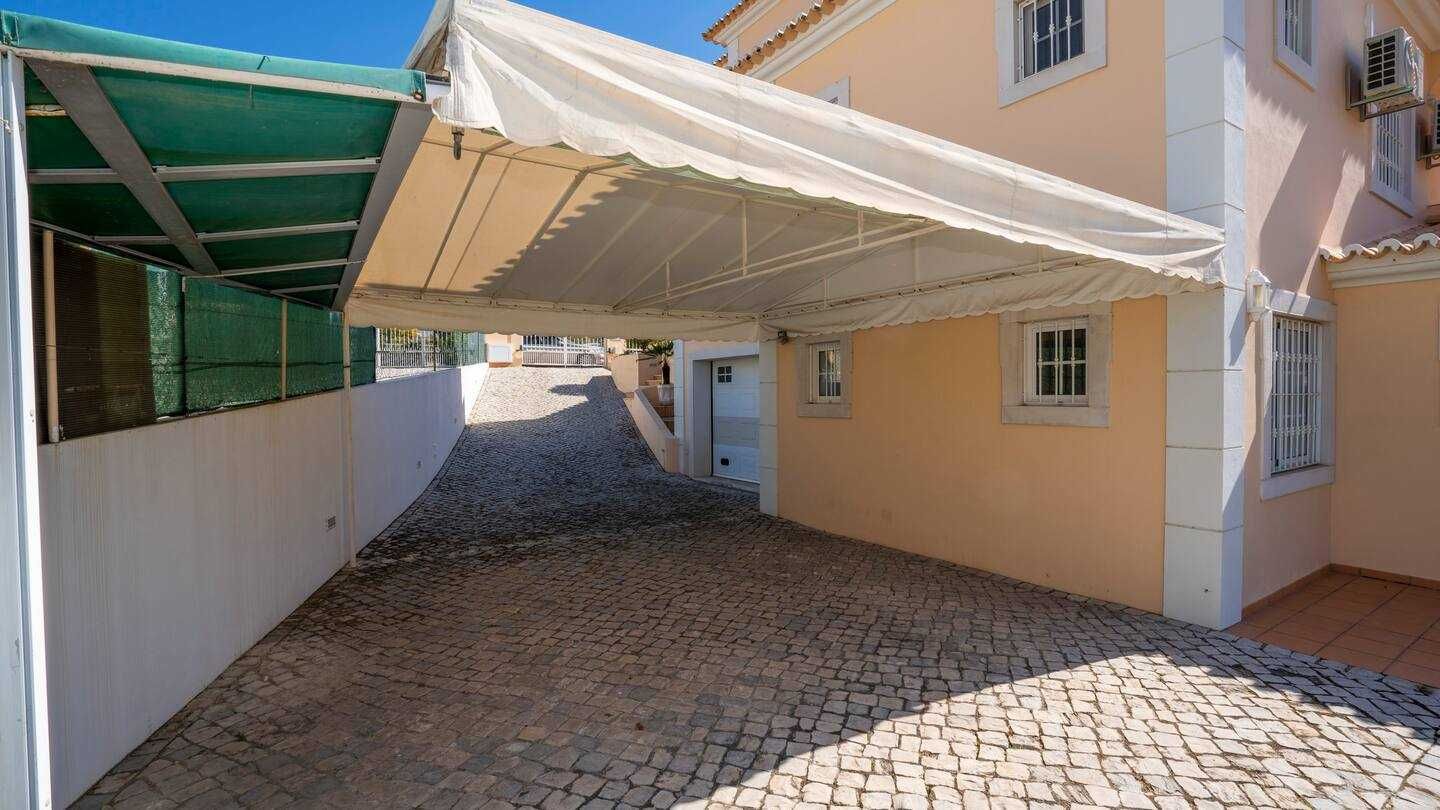 Moradia espaçosa com 5 quartos, piscina, jardim, 12 pessoas, Vilamoura