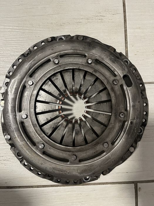 Демпфер , щеплення , корзина . На Ford Fokus 2 , 1,6 dti