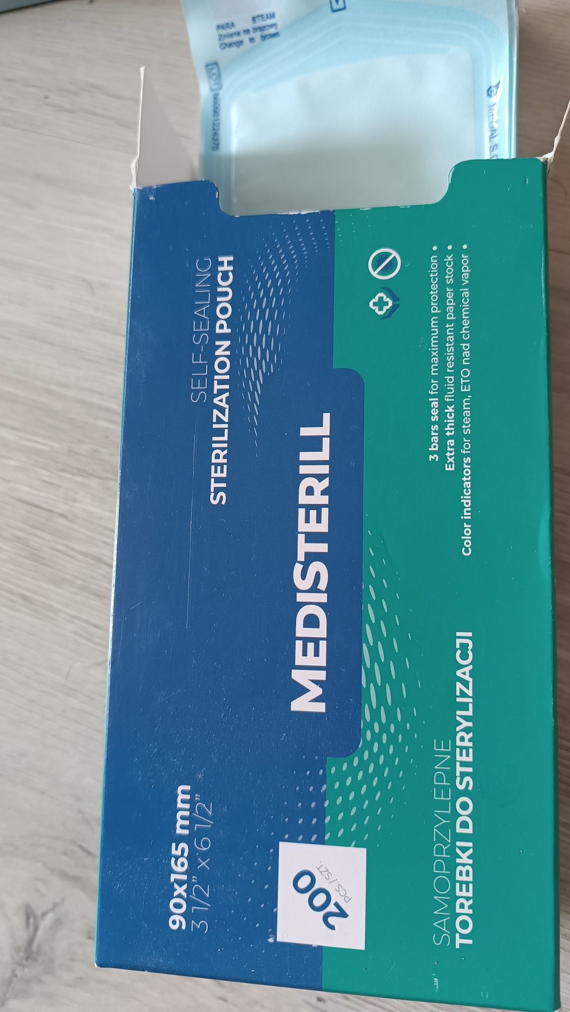 Frezy 16 szt do paznokci z torebkami do sterylizacji.