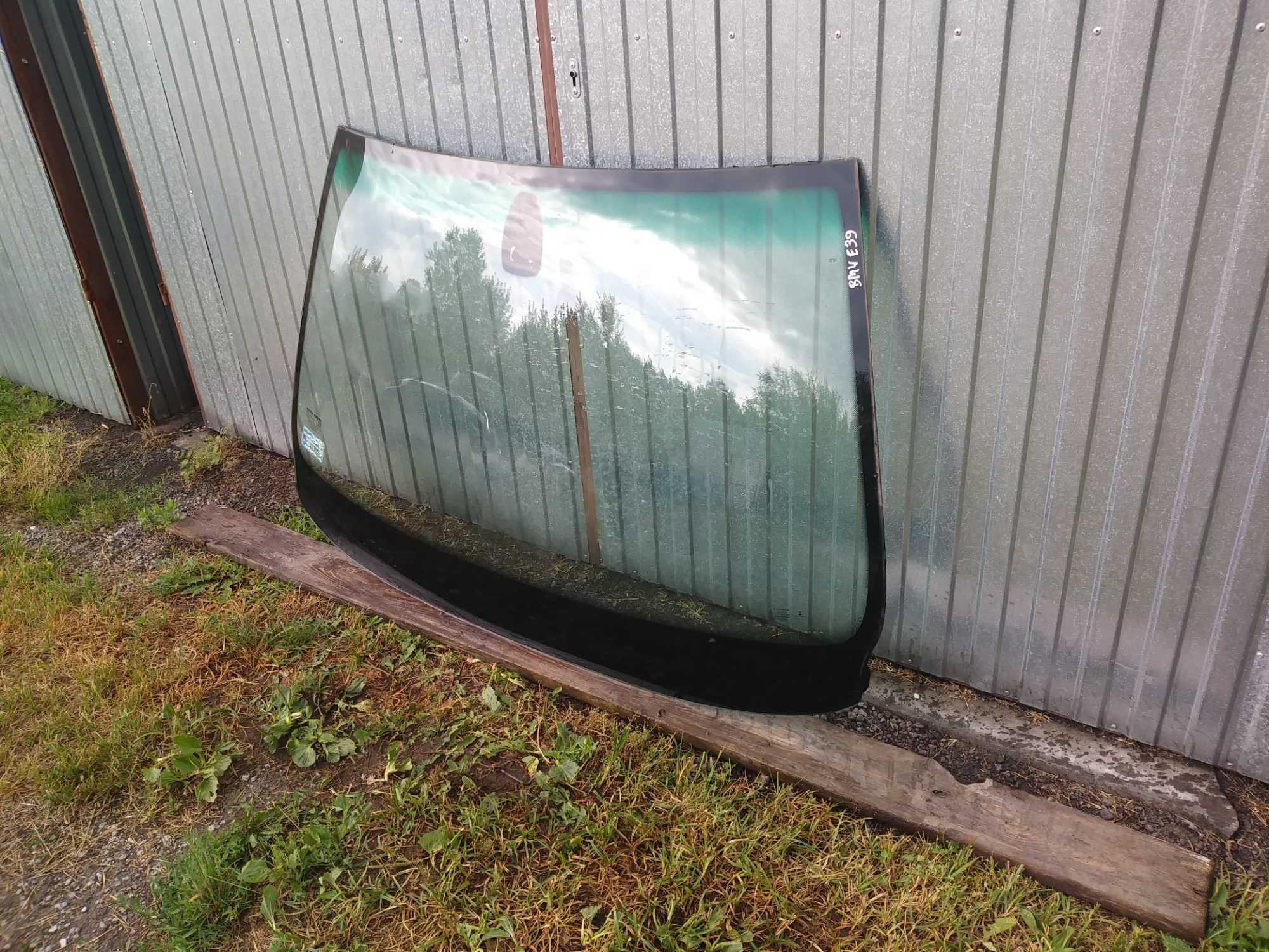 BMW E39 szyba przód przednia czołowa