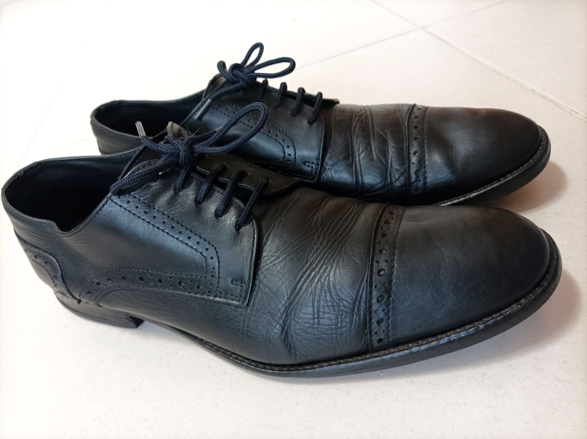 Sapatos Oxford Pretos para Homem - Pele Genuína (T. 45)