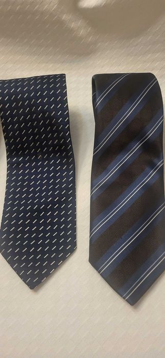 Várias gravatas de marca - usadas mas em excelente estado