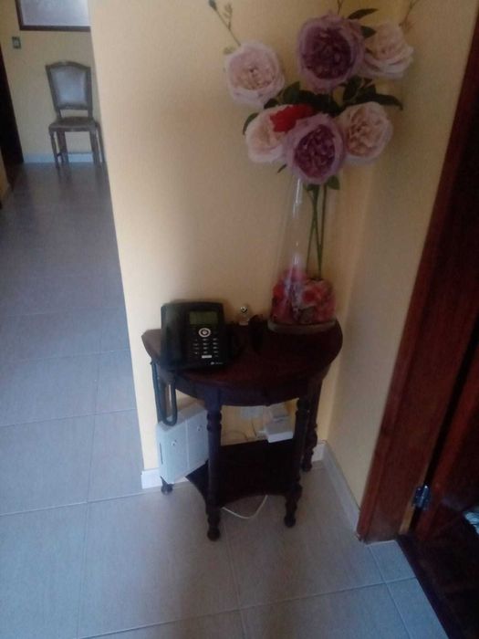 Mesinha para entrada ou outro uso de suporte