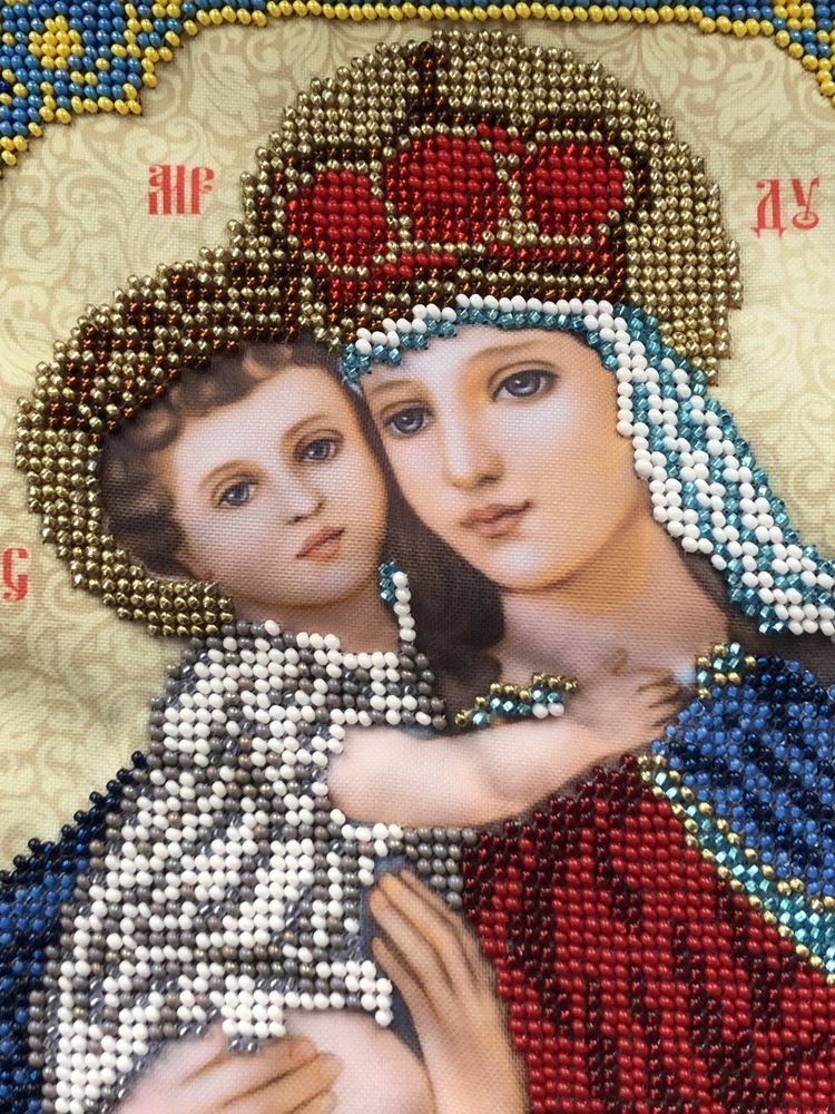 Ікона з бісеру «Свята Діва Марія з Немовлям Ісусом»