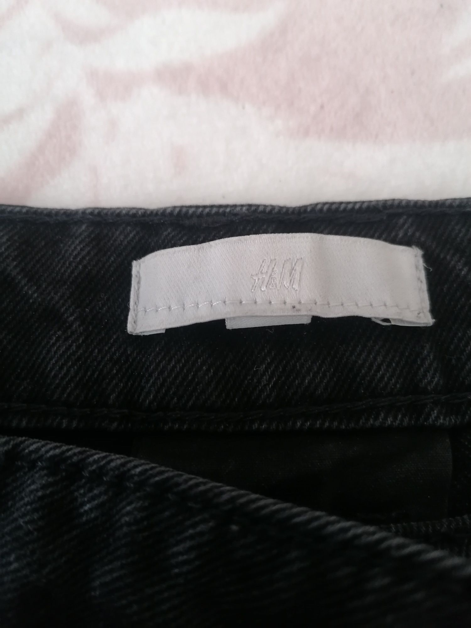 Czarne spodnie jeansowe mom jeans boyfriend wysoki stan L H&M