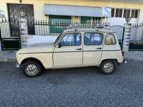 Renault R4 GTL com grade superior e bola de reboque
