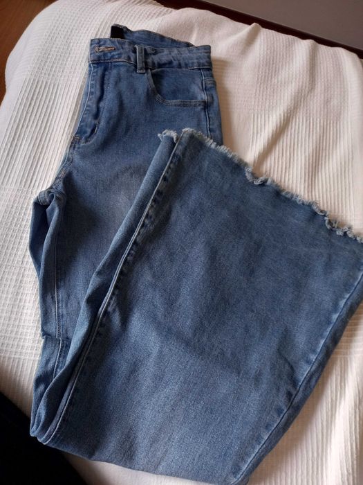 Calças ganga CIDER, perna larga, Tam M, mas veste S (Portes incluídos)