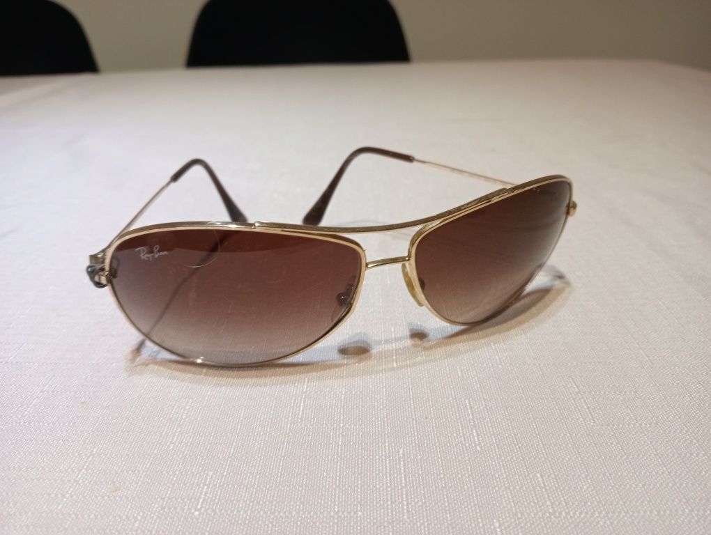 Óculos Ray Ban riscados