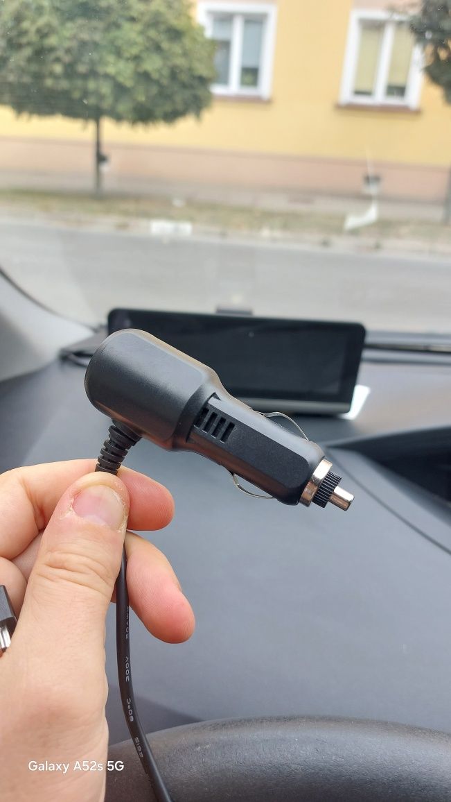 Ładowarka samochodowa z gniazdka zapalniczki do złącze mini USB kątowe