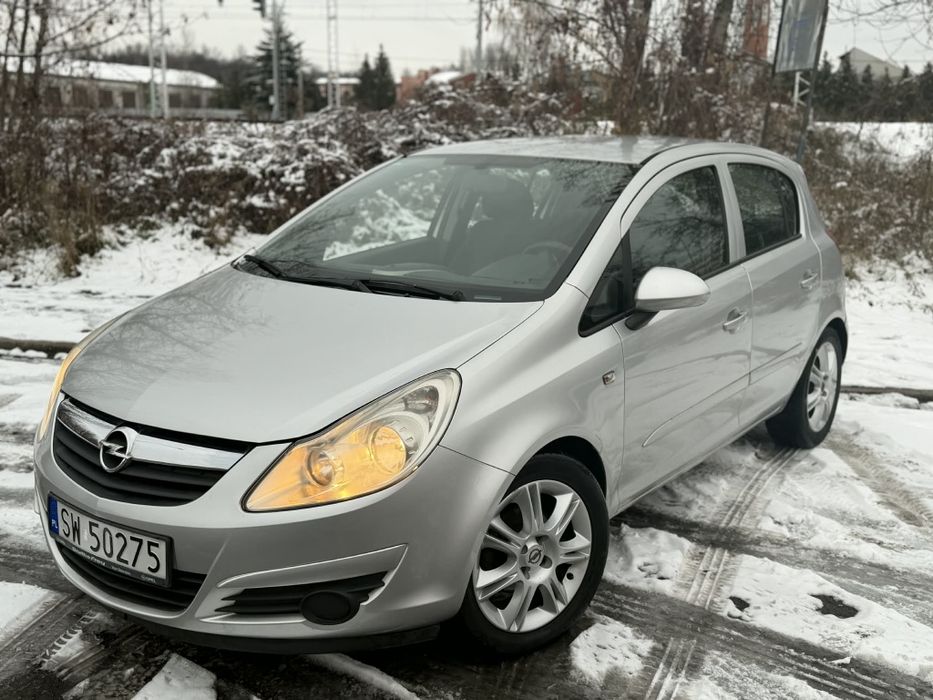 Corsa D niski Przebieg benzyna, długie opłaty