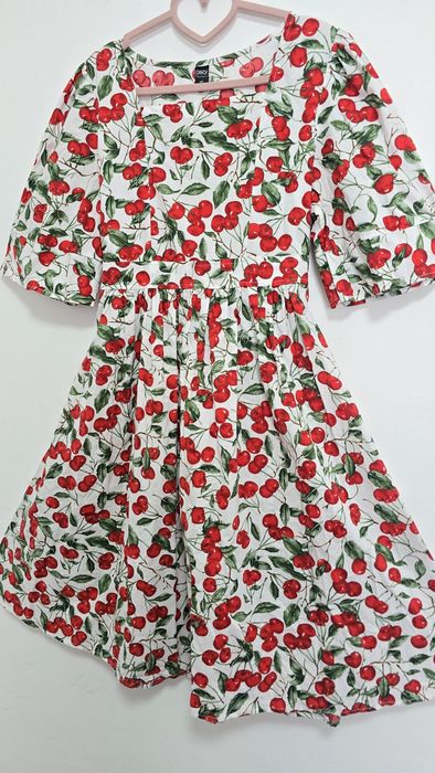 Varios vestidos novos. Ver fotos. Tamanho M/L