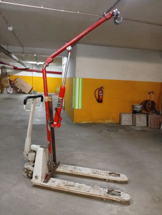 Porta paletes com grua