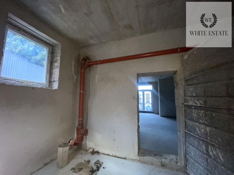 Продаж комерційного приміщення вул. Весела