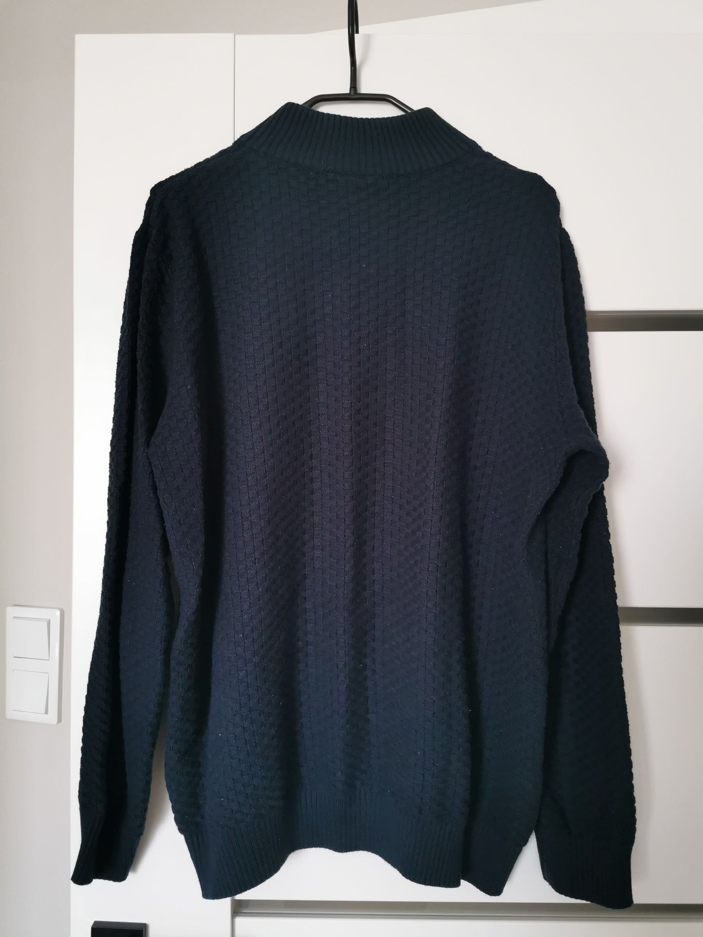 Granatowy, męski sweter XL marki Venerdi