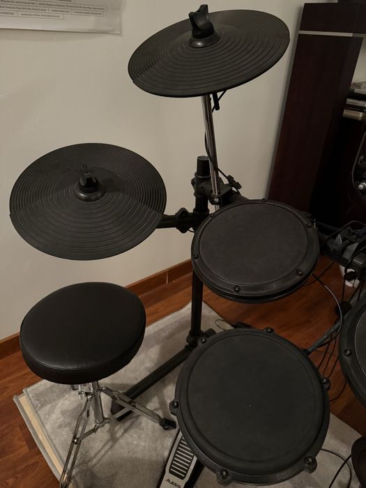 Perkusja Alesis bardzo dobry stan