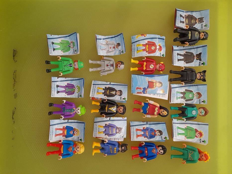 Bonecos Playmobil kinder Surpresa DC Comics Heróis Batman Vilões Joker